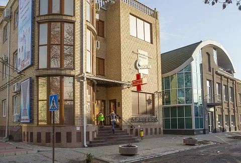 Специалисты ЛКК «Сенситив»: хирурги Ейска